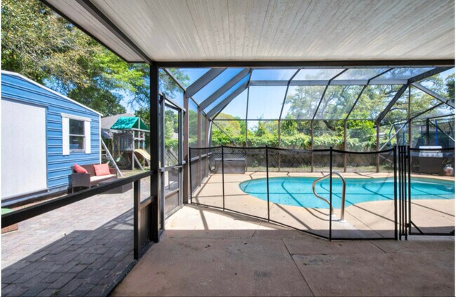 Building Photo - 111 Robinwood Dr NW