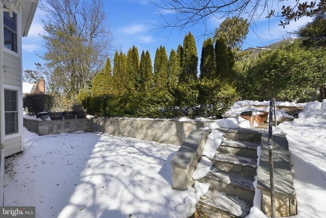 Building Photo - 5205 Brookeway Dr