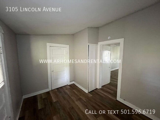 Building Photo - 3105 Lincoln Ave