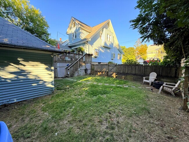 Building Photo - 54 Maple Ave