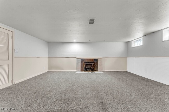 Building Photo - 6481 Glenwillow Dr