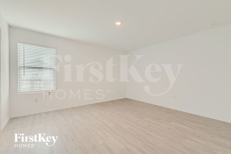 Building Photo - 7262 Plow Run