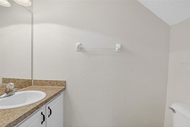 Building Photo - 15843 Fishhawk View Dr