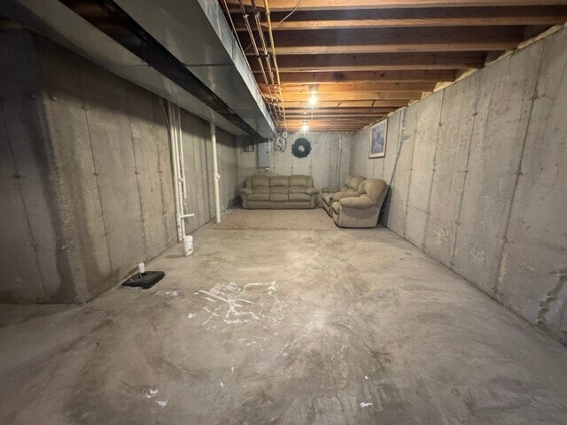Building Photo - 125 Sophie Ln
