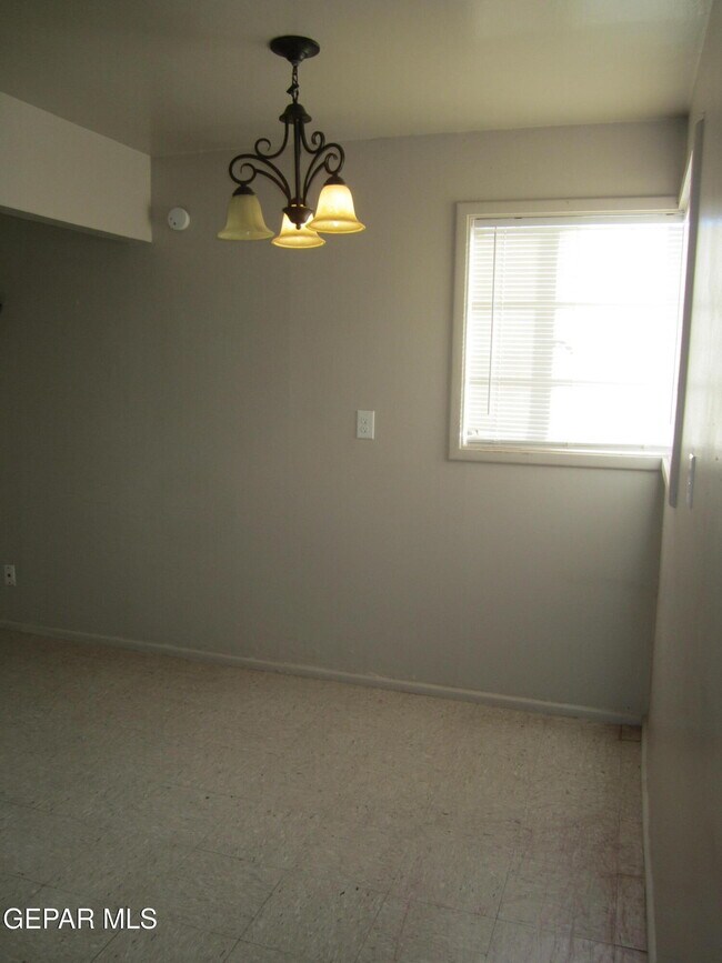 Building Photo - 3606 Taylor Ave