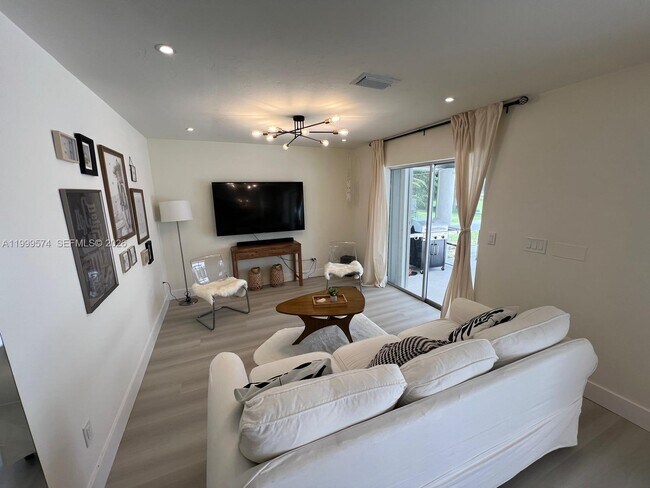 Building Photo - 503 Jackson Ave