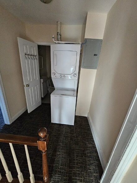 Building Photo - 4235 Main St