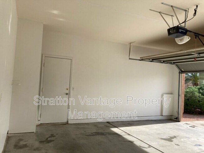 Building Photo - 1017 S Clancy Cir