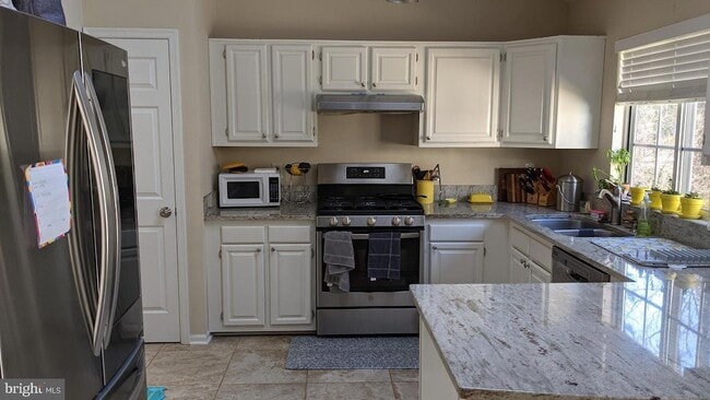 Building Photo - 407 Deerpath Ave SW