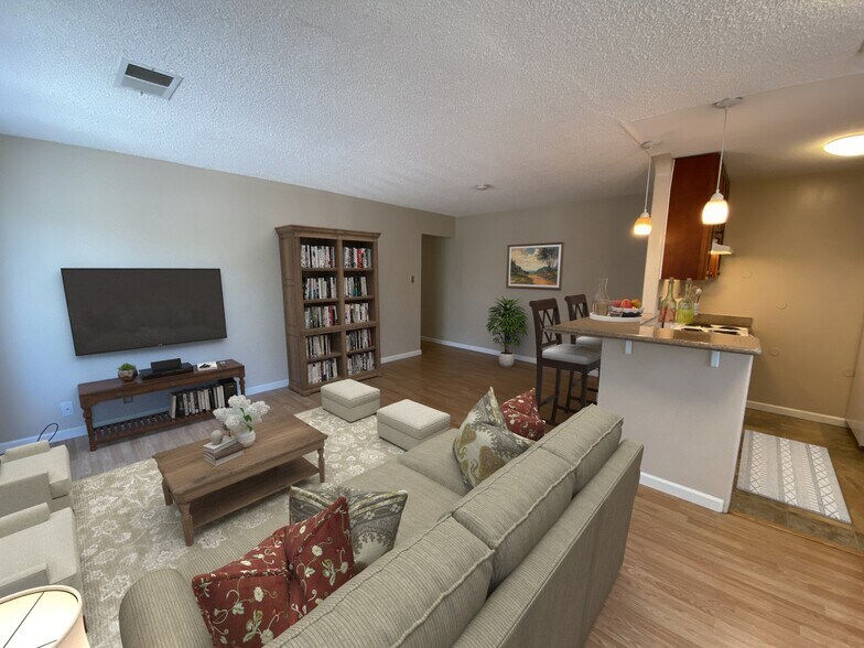 Building Photo - 2118 Peppertree Way