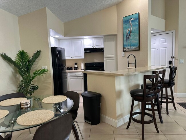 Building Photo - 2/2 Fully Furnished Condo in Orlando