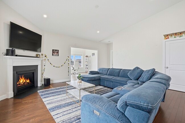 Building Photo - 52 Logan's Run