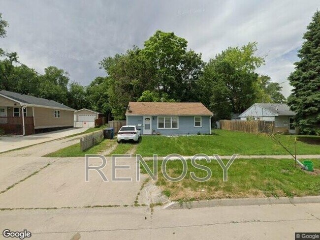 Building Photo - 1328 E 28th St