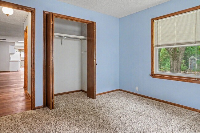 Building Photo - West Gate Area Home | Home | Unfurnished