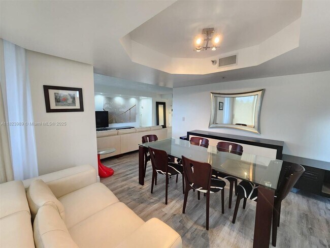 Building Photo - 3500 Mystic Pointe Dr