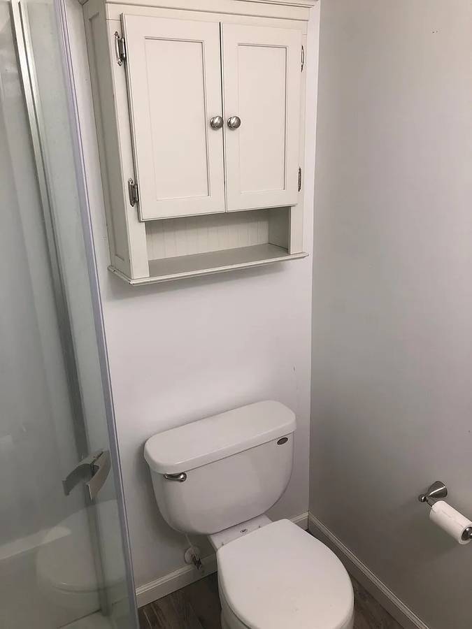 bathroom - 1433 W 37th St