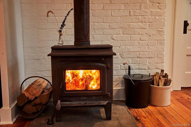 Building Photo - 789 Salisbury Turnpike