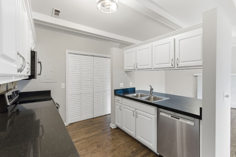 Building Photo - 3017 Casa Dr