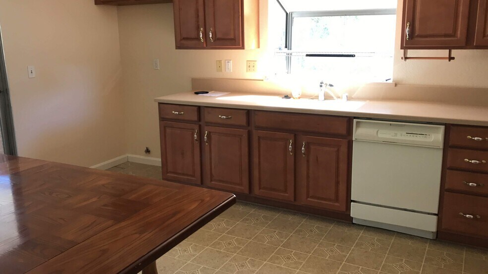 Building Photo - 24312 Dunlavy Ct