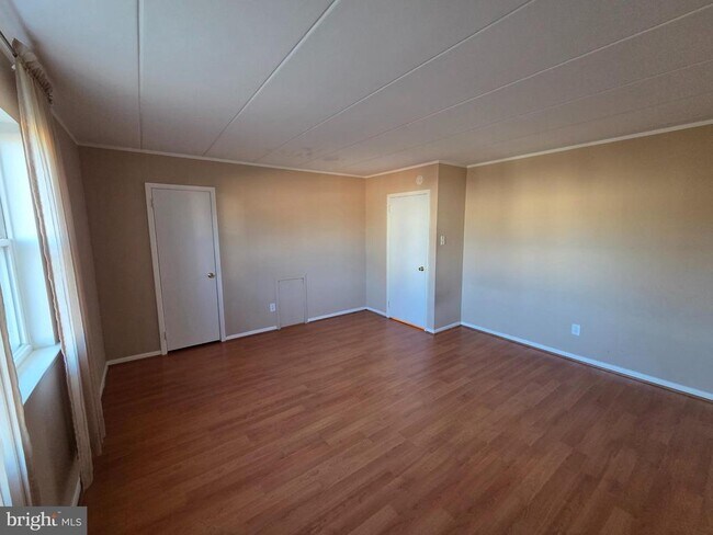 Building Photo - 809 Red Lion Rd