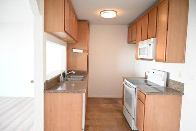 Building Photo - 23306 Marigold Ave