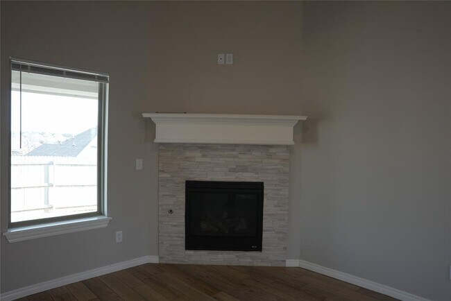 Building Photo - 5216 Bing Cir