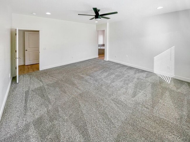 Building Photo - 3298 E Crimson Ridge Dr