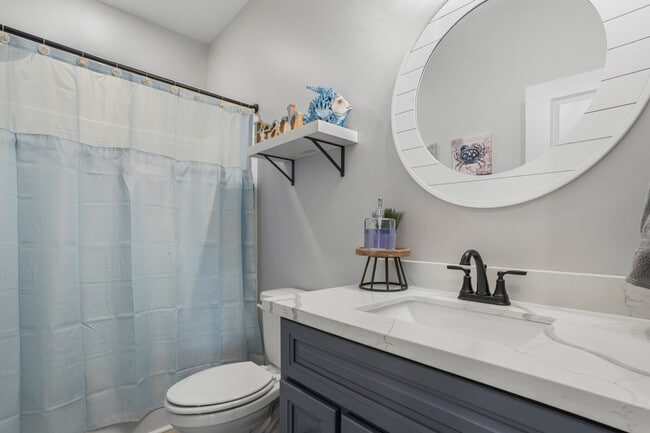 Building Photo - 135 Brady Dr