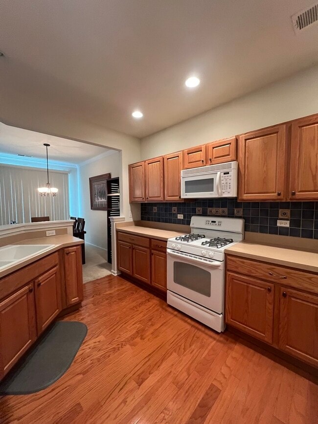 Building Photo - 13282 Poplar Way