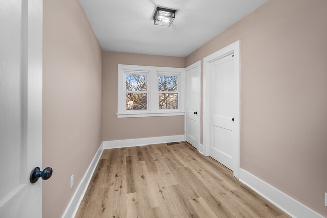 Building Photo - 1182 25th St