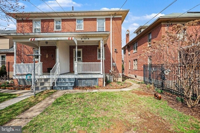 Building Photo - 144 Seminary Ave