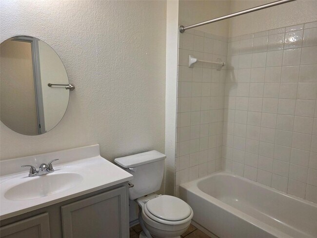 Building Photo - 319 Riverwalk Dr