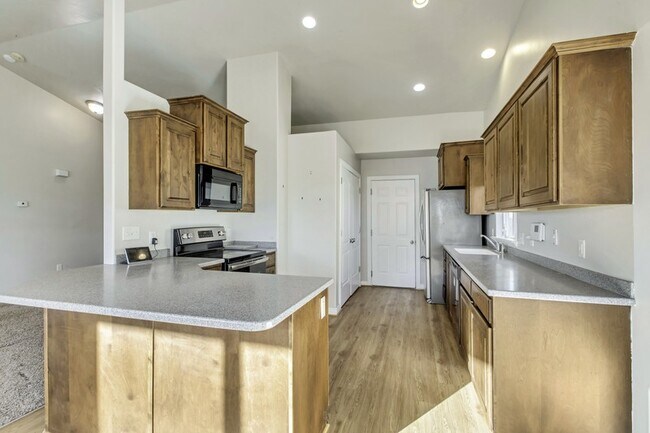 Building Photo - 6924 Chippewa Dr