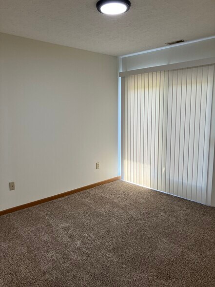 Building Photo - 1023 Laurel Tree Ct