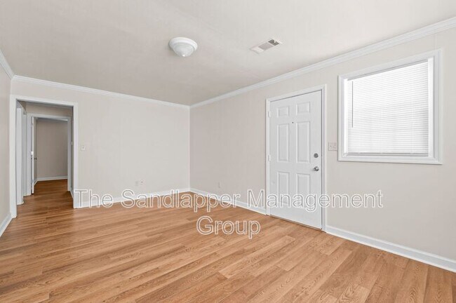 Building Photo - 2214 Van Buren Ave