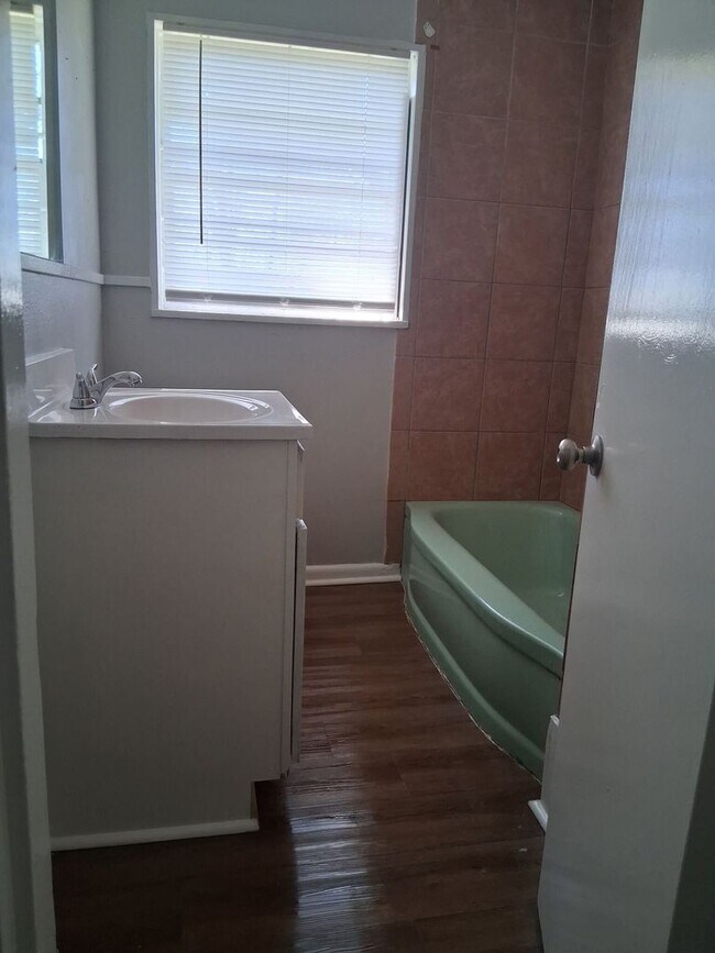 Building Photo - Great 3 bedroom 2 bath home for rent