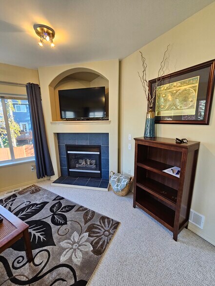 Building Photo - 3030 Lore Rd