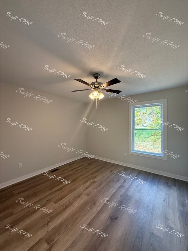 Building Photo - 1030 Oakland Ave