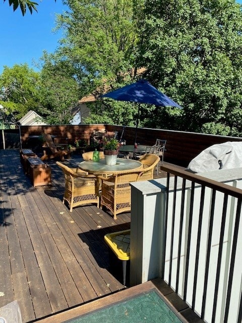 Shade on deck. - 1730 N Franklin Pl