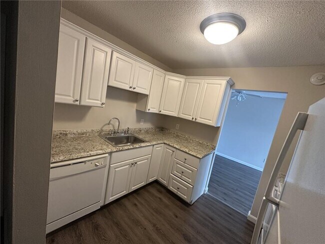 Building Photo - 3 Admiralty Dr