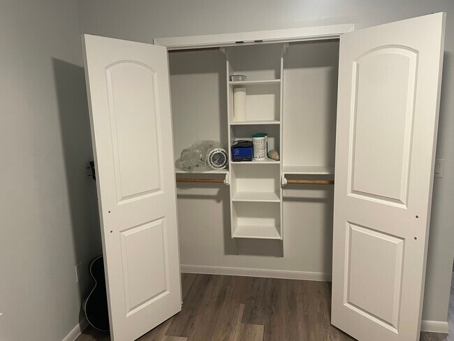 Building Photo - 917 N 16th St