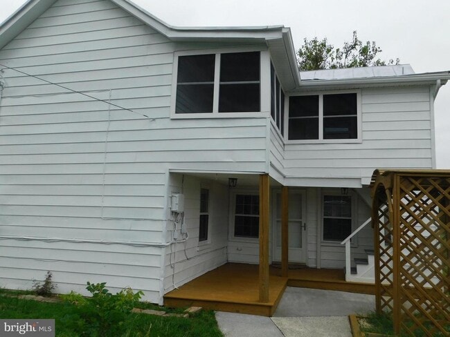 Building Photo - 13142 Lord Fairfax Hwy