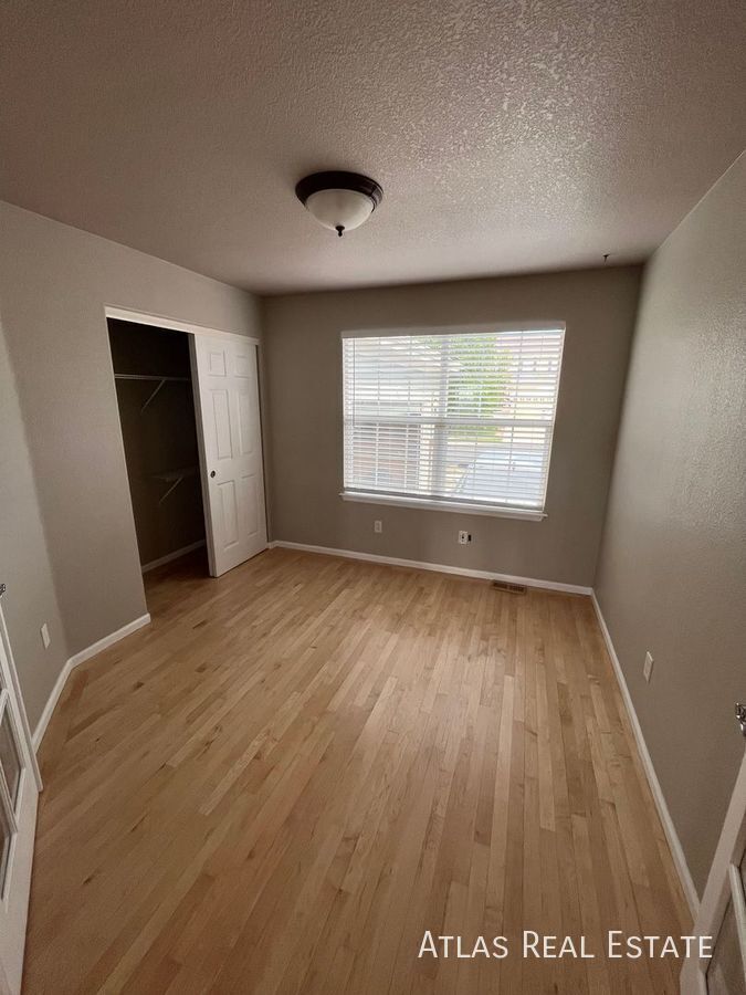 Building Photo - 15812 E 107th Ave