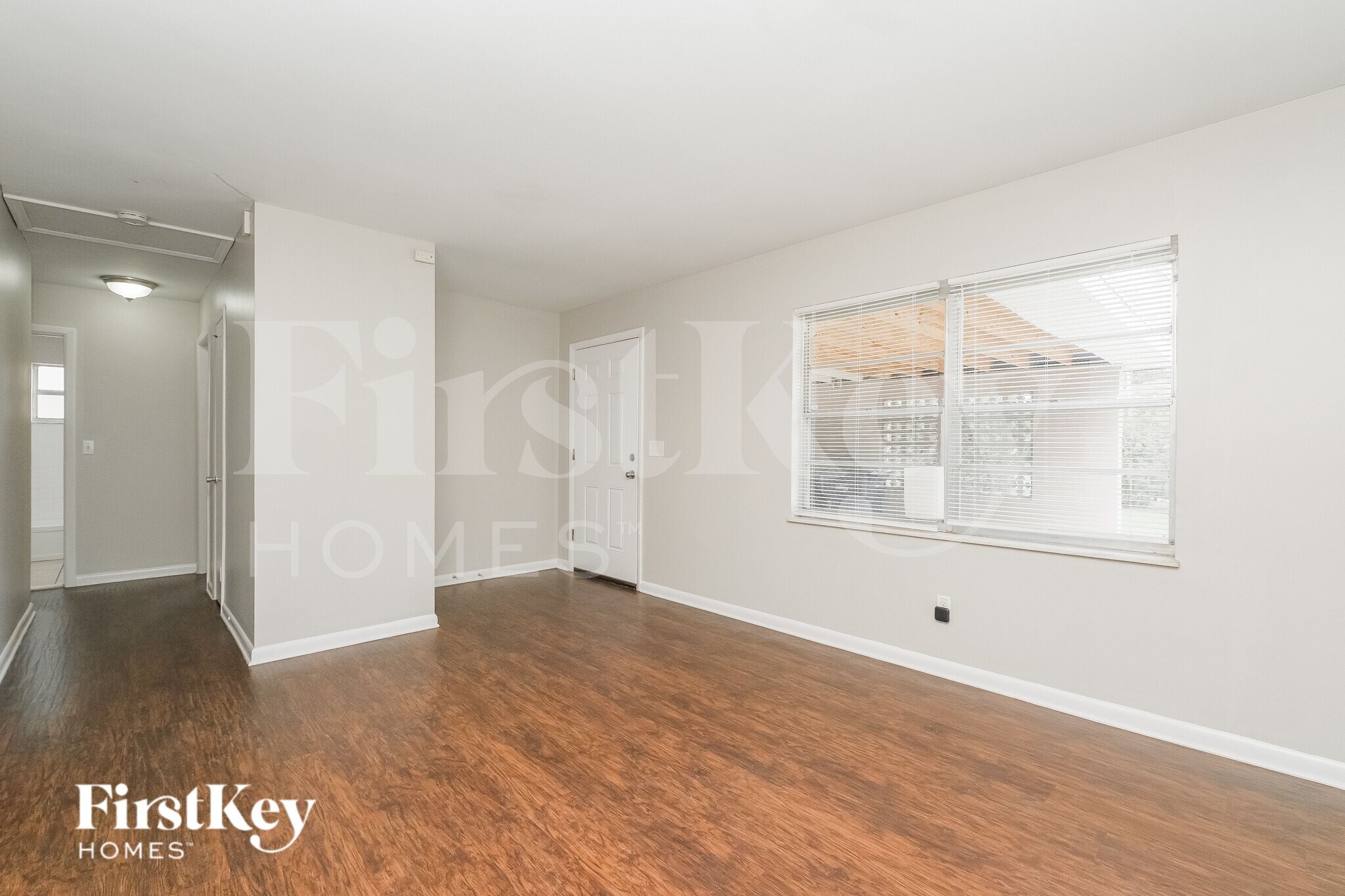 Building Photo - 9331 N Forest Hills Dr
