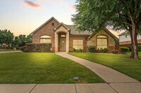 Building Photo - 401 Shumard Oak Trail