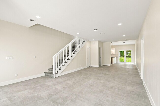 Building Photo - 4701 Evergreen Ave
