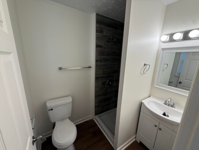 Building Photo - 909 Gregory Way