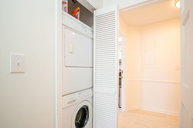 Building Photo - PLAN AND SECURE YOUR WINTER GETAWAY NOW, WHILE YOU HAVE THE BEST SELECTION