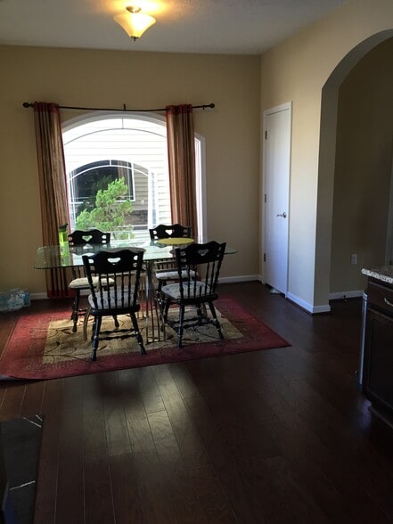 Building Photo - 207 Portico St