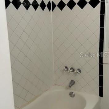 Building Photo - 115 E Vanderbilt St